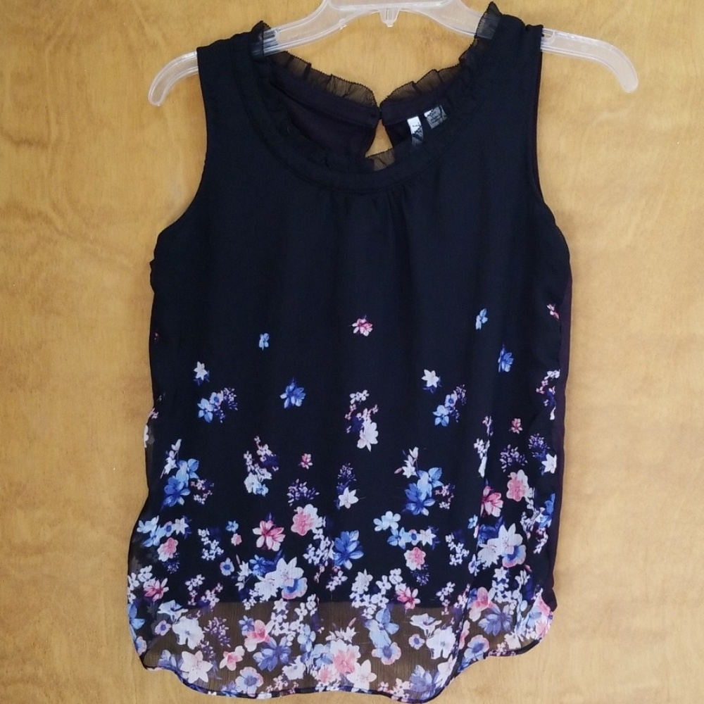 Elle Size XS sleeveless top
